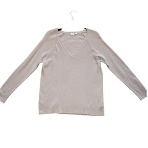 GAP Cream V-Neck Sweater Classic Knit Size Women’s Medium